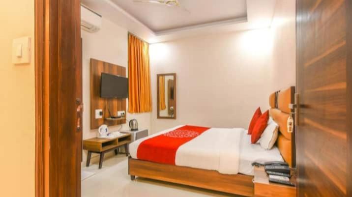 Hotel Roma Deluxe - New Delhi Railway Station エクステリア 写真