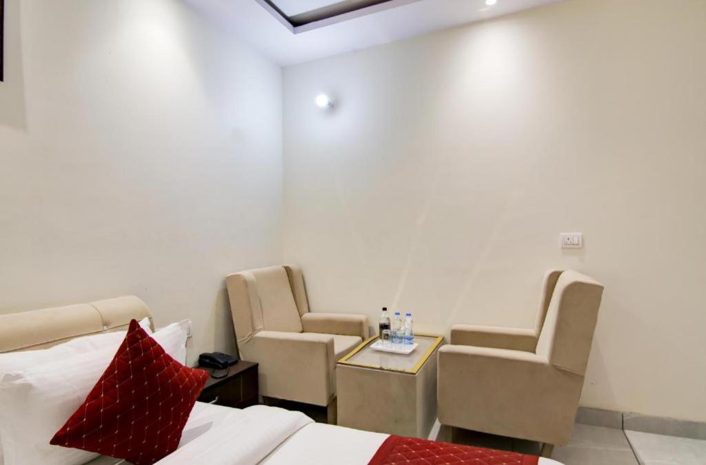 Hotel Roma Deluxe - New Delhi Railway Station エクステリア 写真
